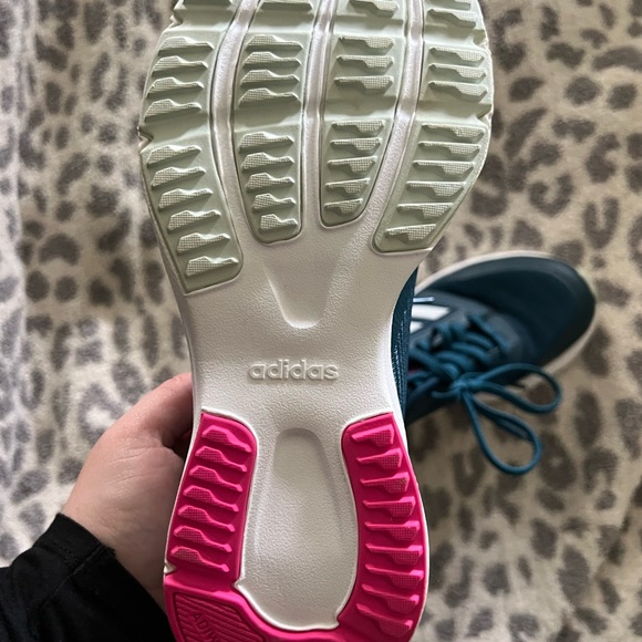 Adidas cloud foam comfort tennis shoes - Picture 3 of 4